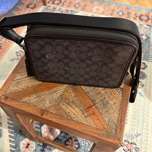 Men's Black Leather Crossbody Bag